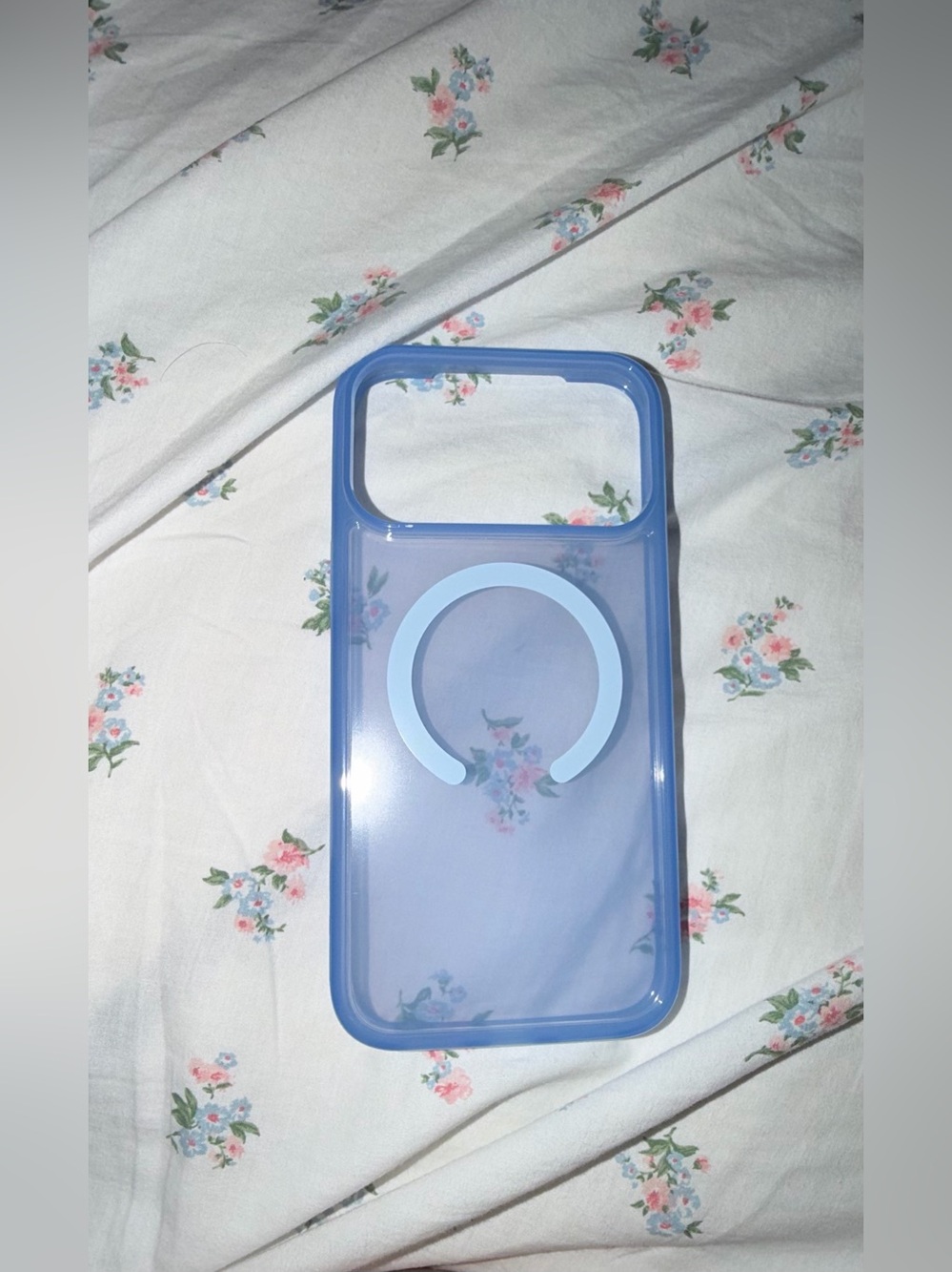 Otterbox iPhone 17 Pro Max Case
Symmetry Series in Blue Bliss (Clear / Blue)